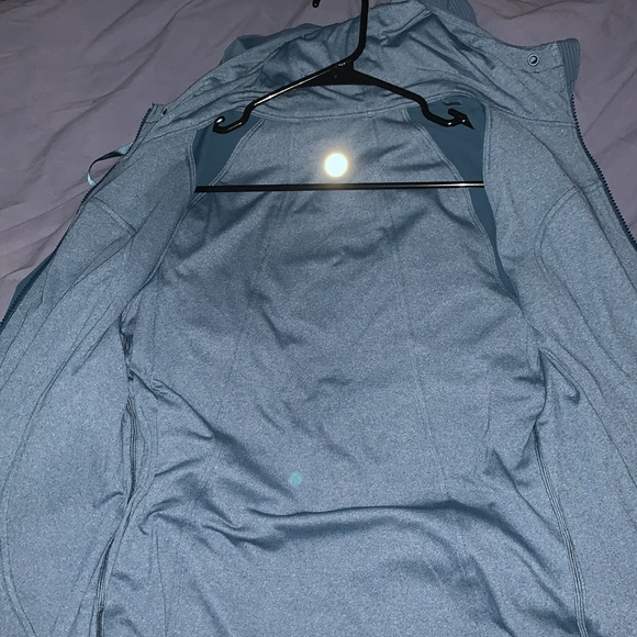 Lululemon- Like New - Sz 10- Dance Studio Jacket III- Reversible- Blue Petrol - Picture 12 of 16